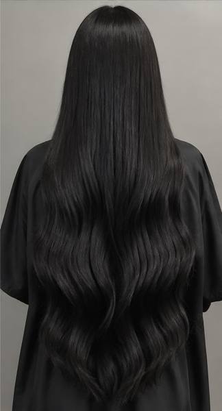 Preto radiante depois do mega hair — imagem ilustrativa